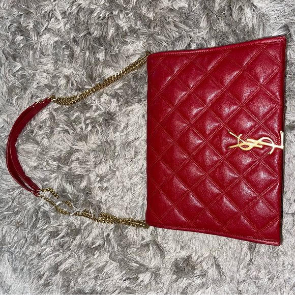 💥SOLD💥SAINT LAURENT
Lambskin Quilted LARGE Becky Chain Bag - Picture 14 of 16